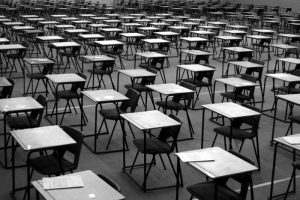 Desgiau arholiad / Exam desks
