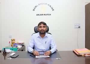 Anajr-mamlatdar-story-1-1