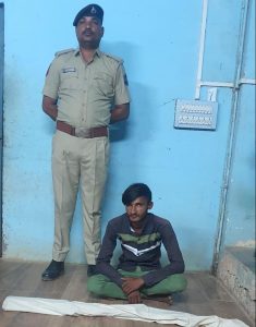 ગેરકાયદેસર દેશી હાથ બનાવટની સિંગલ નાળવાળી બંદુક પકડી પાડતી આડેસર પોલીસ