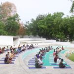 પાલ ખાસ કરીને જેલ પર યોગા દિવસની ઉજવણી કરો