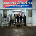 “નખત્રાણા પોલીસ સ્ટેશનમાં દાખલ થયેલ વ્યાજખોરીના ગુનામાં નાસતા-ફરતા આરોપીને પકડી પાડતી લોકલ ક્રાઈમ બ્રાન્ચ પશ્ચિમ કચ્છ-ભુજ”