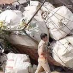 વરસામેડી નજીક ધડાકાભેર અકસ્માત સર્જાયો : બેકાબૂ બનેલો આઇસર ટેમ્પો ગેરેજમાં ઘૂસી ગયો