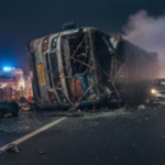 લગ્ન પ્રસંગમાંથી પરત ફરેલ પરિવારની લક્ઝરી બસને સુરતના કિમ નજીક નડ્યો અકસ્માત : અનેક ઘાયલ