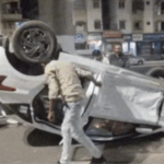 અમદાવાદના નવા વાડજ વિસ્તારમાં મોડી રાત્રે બે કાર વચ્ચે જોરદાર ટક્કર બાદ કાર પલટી