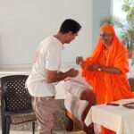 કેન્સર સહિત કોઈ પણ અન્ય રીતે ના ઈલાજ મનાતા રોગો ને દવા વગર કુદરતી ઉપચારથી સહેલી થી મટાડી શકે છે :  સ્વામી પ્રદીપાનંદ સરસ્વતી