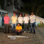 ” માધાપર પોલીસ સ્ટેશન વિસ્તારમાંથી વગર લાઇસન્સની દેશી બનાવટની બંદુક સાથે એક ઇસમને પકડી પાડતી લોકલ કાઇમ બ્રાન્ચ, પશ્ચિમ-કચ્છ, ભુજ”