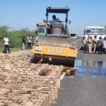 એક વર્ષમાં કબ્જે કરવામાં આવેલ ૬.૫૬ કરોડના વિદેશી દારૂના જથ્થાનો નાશ કરતી મુંદ્રા તથા મુંદ્રા મરીન પોલીસ