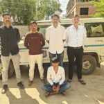 મુંદરામાં જવેલર્સની દુકાનમાં ફાયરીંગ કરી લુંટના ગંભીર ગુન્હાને અંજામ આપી બહારના રાજ્યમાં નાશી ગયેલ આરોપીને ઉતરપ્રદેશ રાજ્યમાંથી પકડી પાડતી પેરોલ ફર્લો સ્કોડ,ભુજ