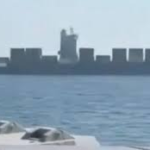 અમેરિકાએ ઈરાનના એક તોસ્કા નામનાં જહાજ ઉપર હુમલો કરીને પોતાનાં કબજે કર્યું