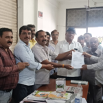 અદાણી તેમજ વિવિધ કંપનીઓ દ્વારા ખેડૂતોની ફળદ્રુપ તેમજ બાગાયતી જમીનોમાં હેવી વીજ લાઈનો ના નાખવા બાબતે કલેકટરને આવેદન પત્ર પાઠવાયું