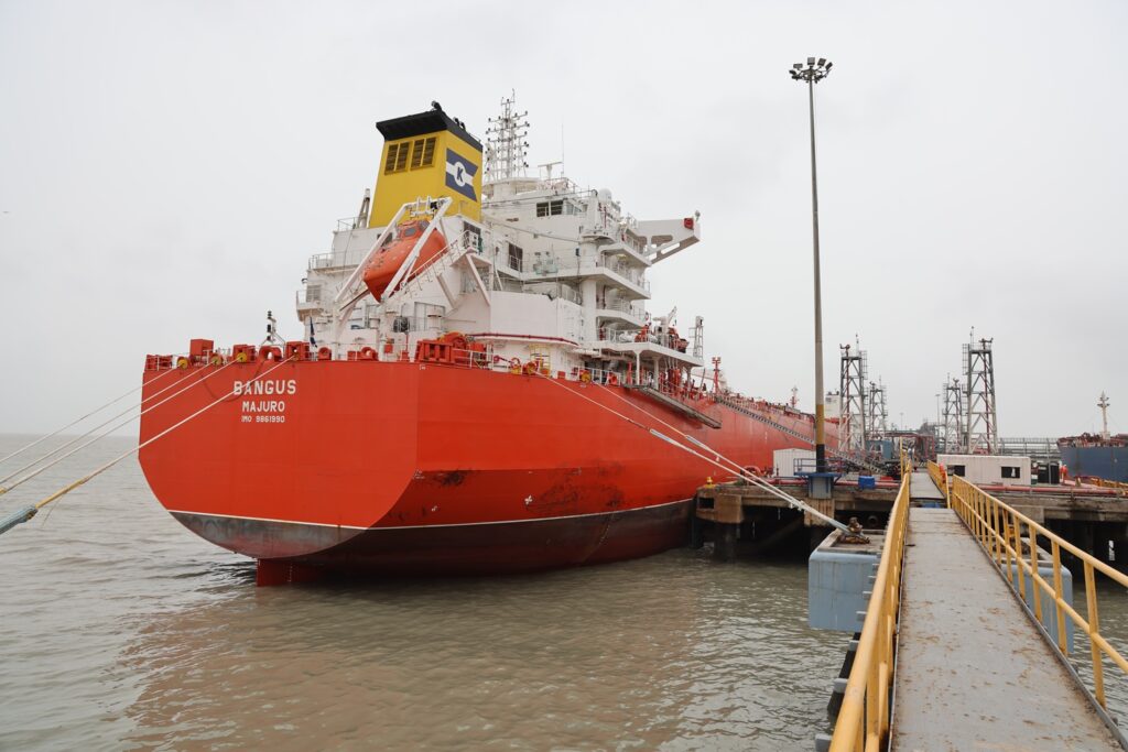 Soyabin Oil Vessel Adani Mundra Port 2