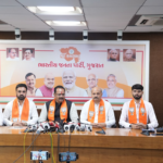 ભાજપા પ્રદેશ કાર્યાલય ‘શ્રી કમલમ્’, કોબા, ગાંધીનગર ખાતે પત્રકાર પરિષદને સંબોધિત કરતા રાજ્ય સરકારના કેબિનેટ મંત્રી શ્રી જીતુભાઈ વાઘાણી
